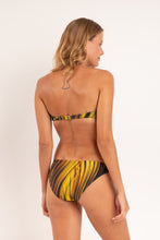 Laden Sie das Bild in den Galerie-Viewer, Model Back: Rio De Sol Oberteil Top Luxor Bandeau-Joy
