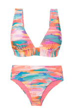 Laden Sie das Bild in den Galerie-Viewer, Product Front: Rio De Sol Set Set River Halter-Cos Hotpant-Cos

