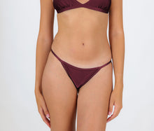 Laden Sie das Bild in den Galerie-Viewer, Gallery: Rio De Sol Unterteil Bottom Barolo California
