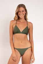 Laden Sie das Bild in den Galerie-Viewer, Model Front: Rio De Sol Oberteil Top Shimmer-Croco Tri-Fixo-Noa
