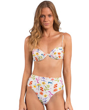 Laden Sie das Bild in den Galerie-Viewer, Gallery: Rio De Sol Set Set Countryside Kyra Hotpants
