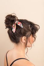 Laden Sie das Bild in den Galerie-Viewer, Boho Scrunchie
