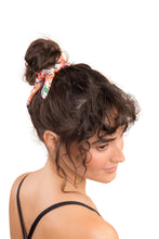 Laden Sie das Bild in den Galerie-Viewer, Boho Scrunchie
