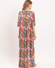 Laden Sie das Bild in den Galerie-Viewer, Jungle Long Dress
