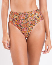 Laden Sie das Bild in den Galerie-Viewer, Gallery: Rio De Sol Unterteil Bottom Bouquet Hotpants
