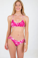 Laden Sie das Bild in den Galerie-Viewer, Model Front: Rio De Sol Unterteil Bottom Pink-Palms Madrid

