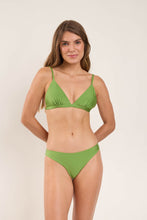 Laden Sie das Bild in den Galerie-Viewer, Model Front: Rio De Sol Unterteil Bottom Shimmer-Botanica Essential

