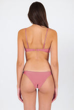 Laden Sie das Bild in den Galerie-Viewer, Model Back: Rio De Sol Unterteil Bottom Shimmer-Confetti Essential

