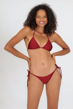 Laden Sie das Bild in den Galerie-Viewer, Model Front: Rio De Sol Unterteil Bottom Shimmer-Divino Ibiza-Rope
