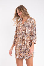 Laden Sie das Bild in den Galerie-Viewer, Image 09: Rio De Sol Hemdblusenkleid Leopard Chemise

