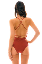 Laden Sie das Bild in den Galerie-Viewer, Model Back: Rio De Sol Badeanzug Liquor New Vegas
