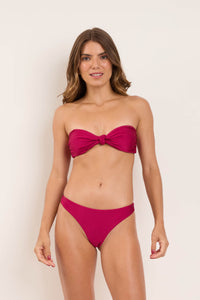 Model Front: Rio De Sol Set Set Shimmer-Desejo Bandeau-Joy Essential
