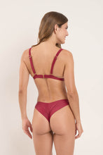 Laden Sie das Bild in den Galerie-Viewer, Model Back: Rio De Sol Set Set Touch-Carmim Alba Nice
