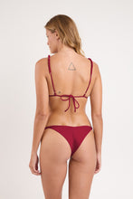 Laden Sie das Bild in den Galerie-Viewer, Model Back: Rio De Sol Set Set Touch-Carmim Selena
