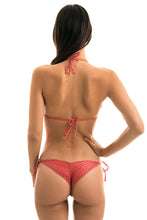 Laden Sie das Bild in den Galerie-Viewer, Model Back: Rio De Sol Oberteil Top Kiwanda Madras Frufru
