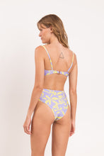 Laden Sie das Bild in den Galerie-Viewer, Set Glow Bandeau-Joy Hotpants
